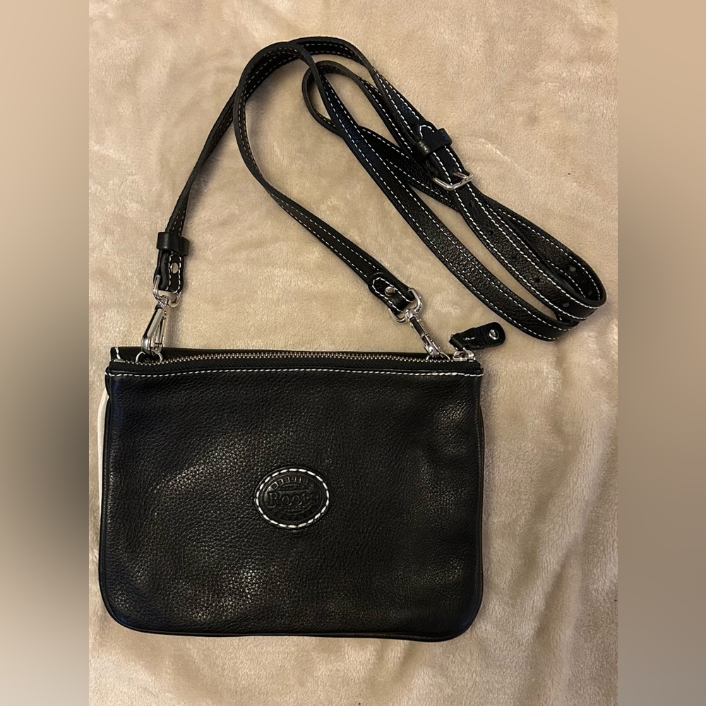 ROOTS Crossbody. Top Zip and Front flap, Adjustable strap Black and Off-white - Picture 4 of 7